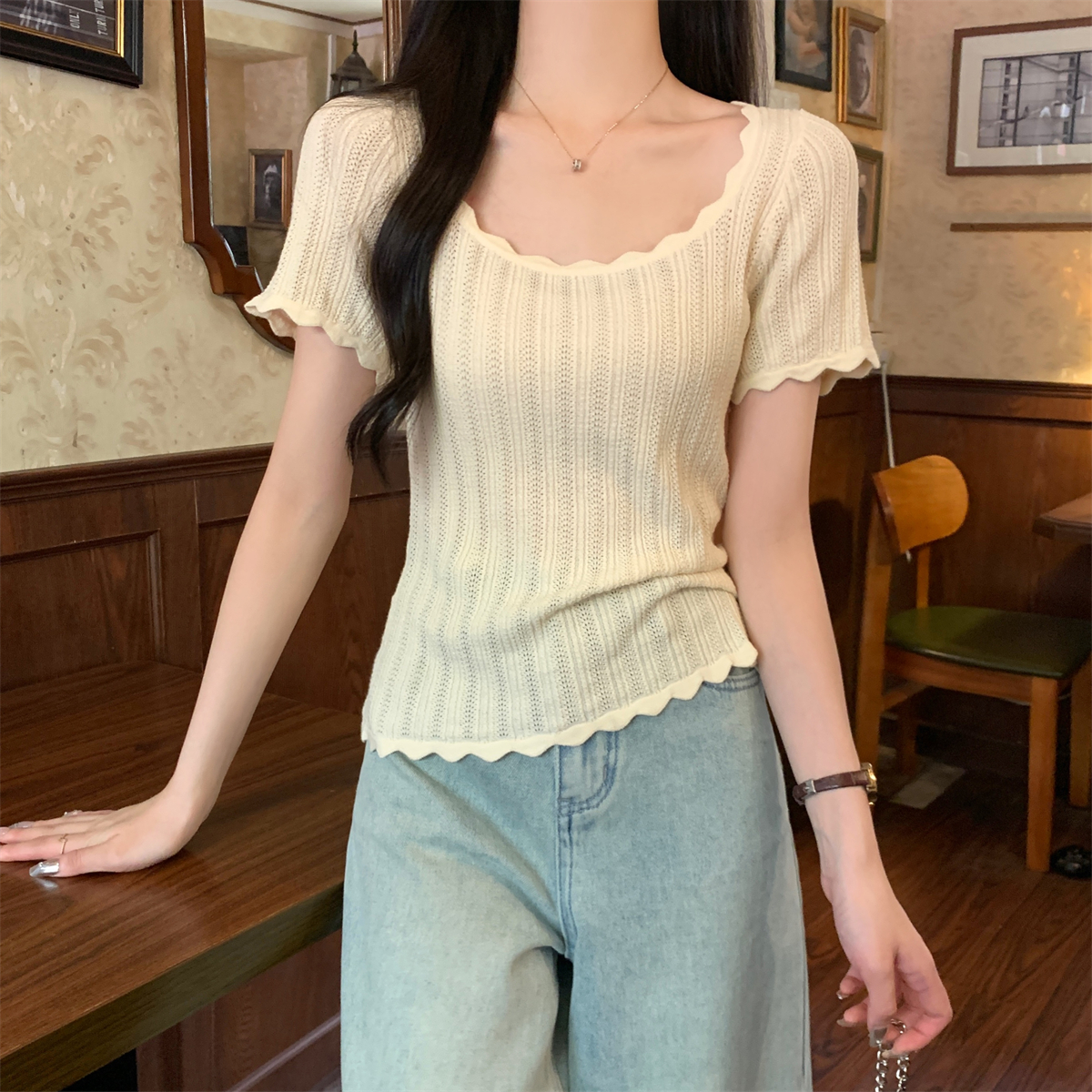 Actual shot of summer Korean style slim-fitting square-neck lace design lightweight sweater short-sleeved top