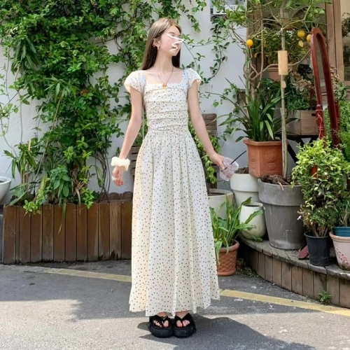 Square neck polka dot dress for women summer 2024 new tea break French super nice pear-shaped figure waist long skirt