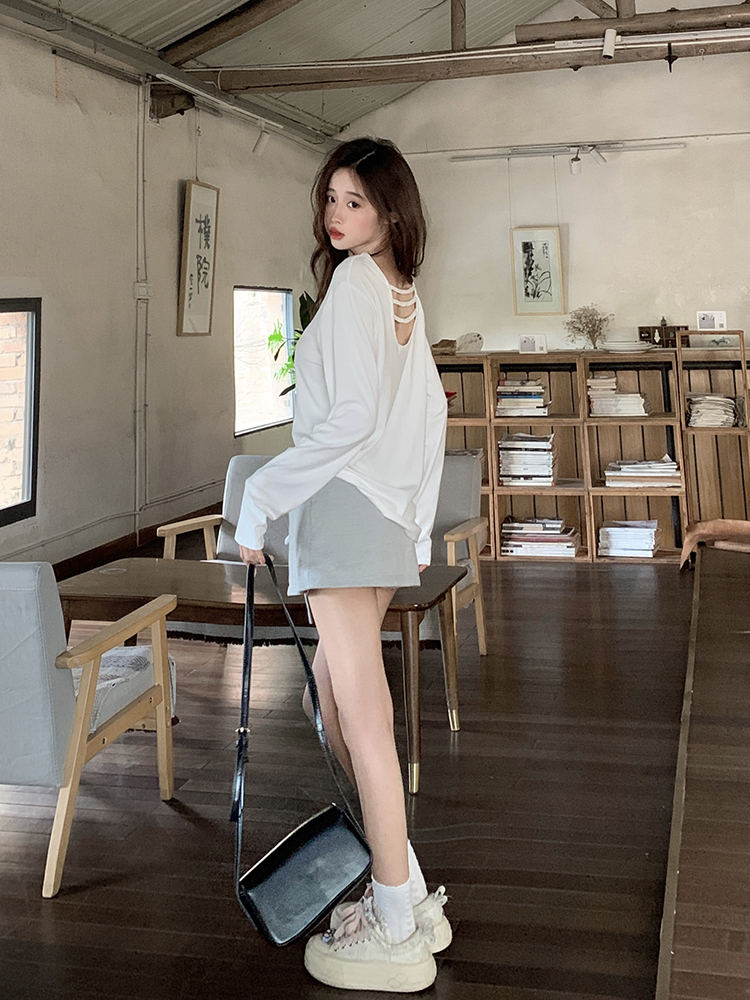 Actual shot ~ women's new autumn top with exposed hole in the back, niche long-sleeved T-shirt