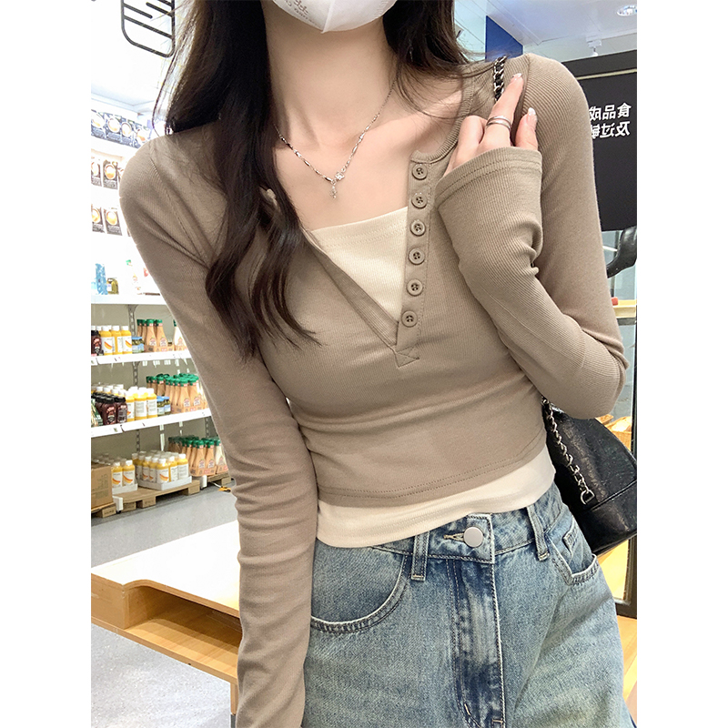 Real shot American retro square shoulder slimming under shirt women's early autumn new color collision fake two pieces long sleeve short top 