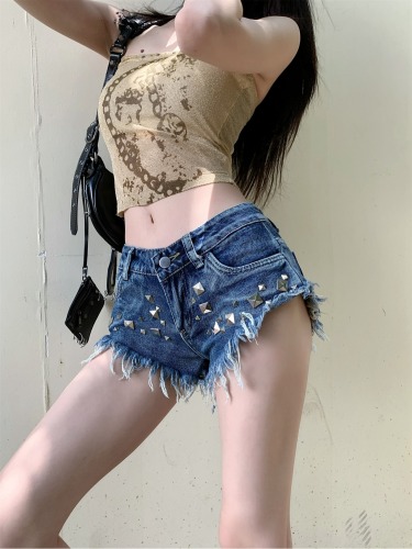 Real shot ~ American hot girl retro raw edge rivet low-waist denim super shorts women's A-line hot pants trendy