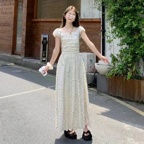 Square neck polka dot dress for women summer 2024 new tea break French super nice pear-shaped figure waist long skirt