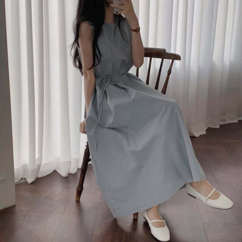 Solid pleated sleeveless dress