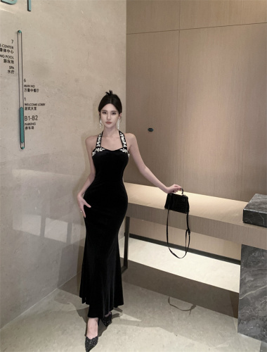 2024 new hot girl real shot embroidered halterneck slim slim dress long style