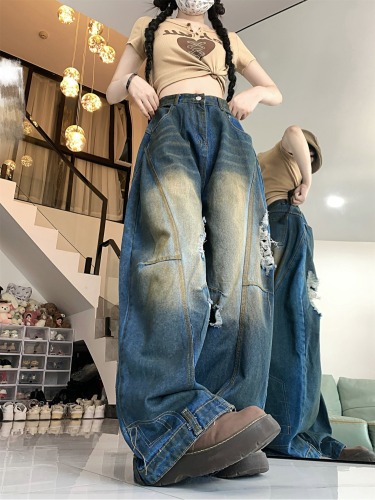 Real shot ~ American high street vibe style hot girl ripped jeans female wasteland style distressed dirty dyed pants