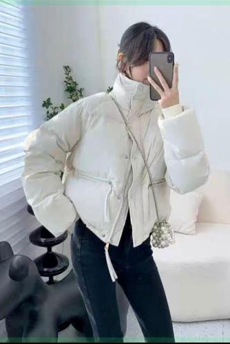 2024 winter new Korean style down jacket for women, short stand collar, small person, thickened fashion jacket, bread jacket, trendy