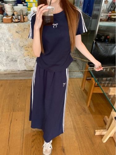 Actual shot and real price~New Korean style sports, leisure and versatile fashionable short-sleeved T-shirt + casual and versatile skirt suit