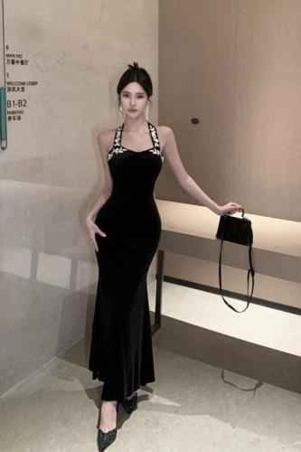 2024 new hot girl real shot embroidered halterneck slim slim dress long style