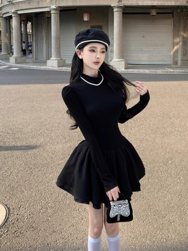 Elegant black half-length turtleneck long-sleeve dress for women, autumn and winter, waist-cinching, slimming A-line puffed skirt, suitable as a base layer with a short skirt.