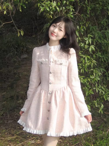 Rich girl Xiao Xiangfeng pink skirt spring and autumn sweet breast retro princess lace splicing dress for women