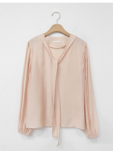 Simple, gentle, versatile solid color strappy shirt