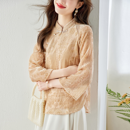 Actual shot of Chinese retro national style women's clothing, improved cheongsam style top, buttoned velvet Tang suit, female Hanfu, short tea suit