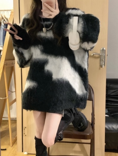 Women's Spring and Autumn Season Black and White Knit Top, Vintage and Slouchy Design Sensory Outwear