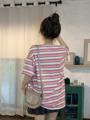 Real shot of pink striped short-sleeved T-shirt for women 2024 new summer American loose design age-reducing half-sleeved top