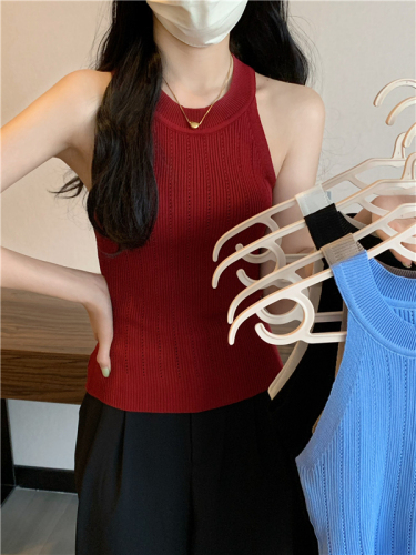 Real shot of knitted halterneck camisole for women, summer new design, sleeveless bottoming top for outer wear