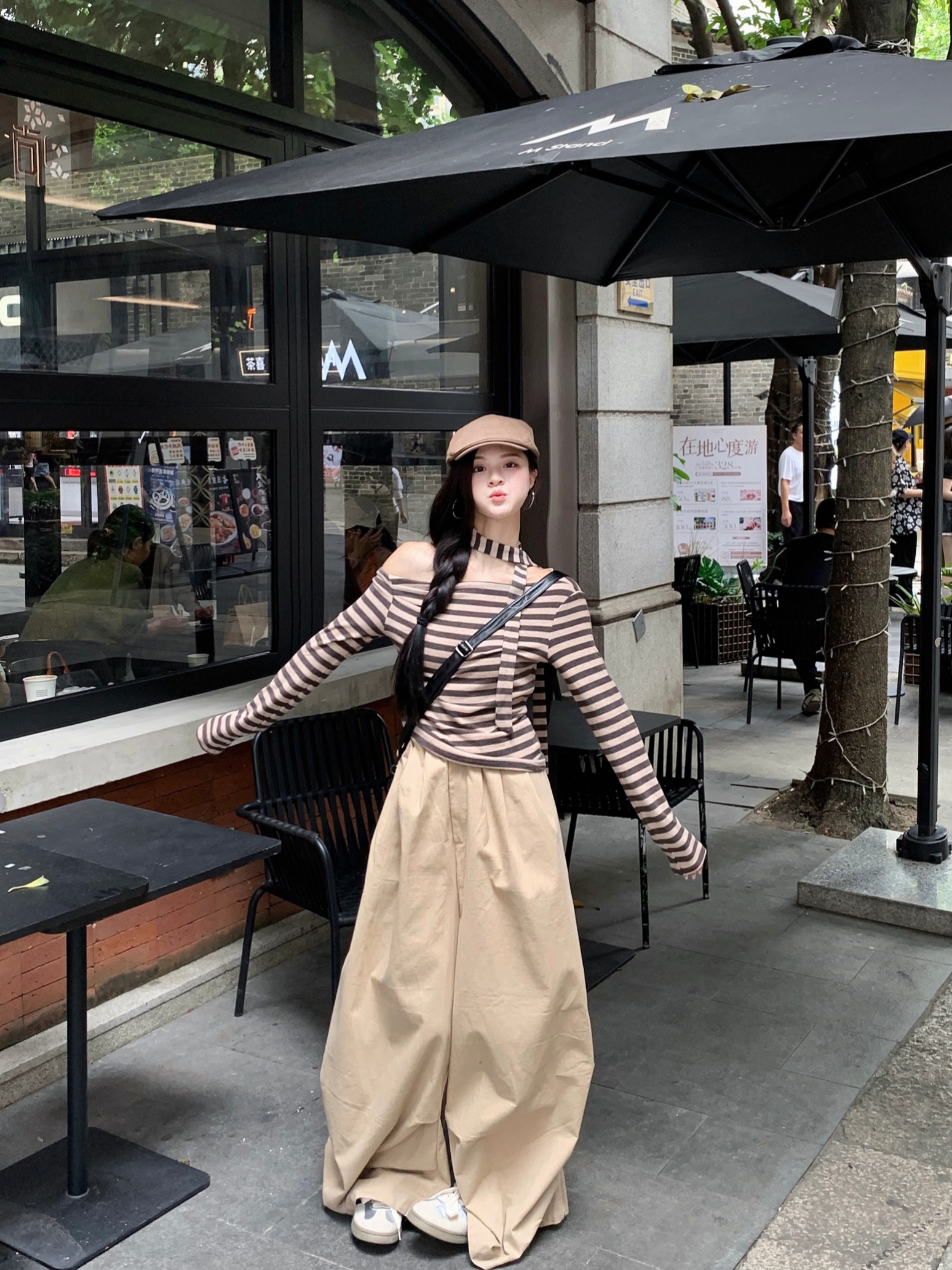 Real shot of striped knitted T-shirt bottoming shirt, off-shoulder long-sleeved top + wide-leg pants, wide-leg floor-length casual trousers