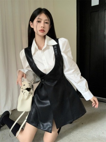 Actual shot of Korean style fashion puff sleeve shirt, temperament PU leather, chic niche suspender skirt two-piece set