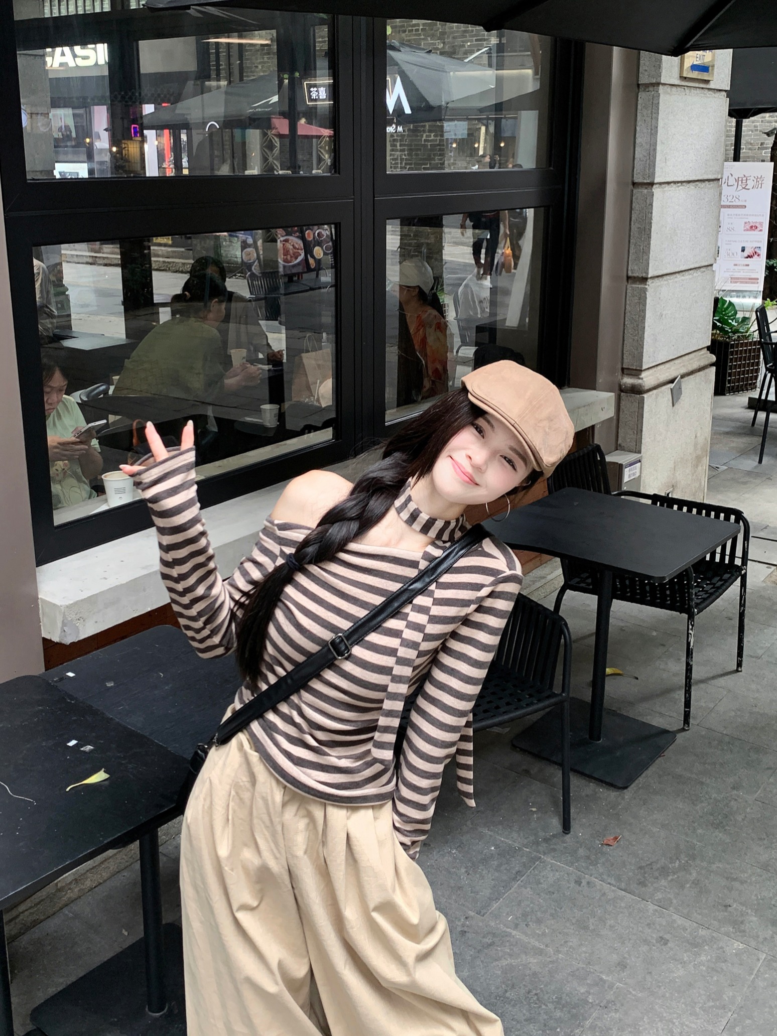 Real shot of striped knitted T-shirt bottoming shirt, off-shoulder long-sleeved top + wide-leg pants, wide-leg floor-length casual trousers