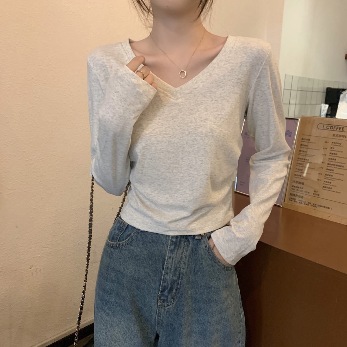 Actual shot of early autumn Korean style versatile V-neck design solid color inner long-sleeved pure cotton bottoming women's T-shirt top