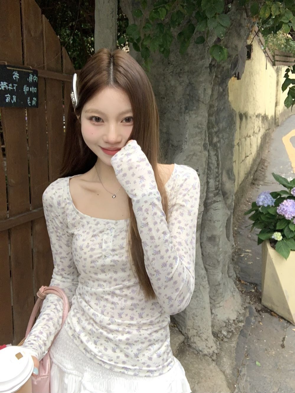Actual shot of romantic pure desire floral square neck long-sleeved bottoming shirt slim fit inner top for women