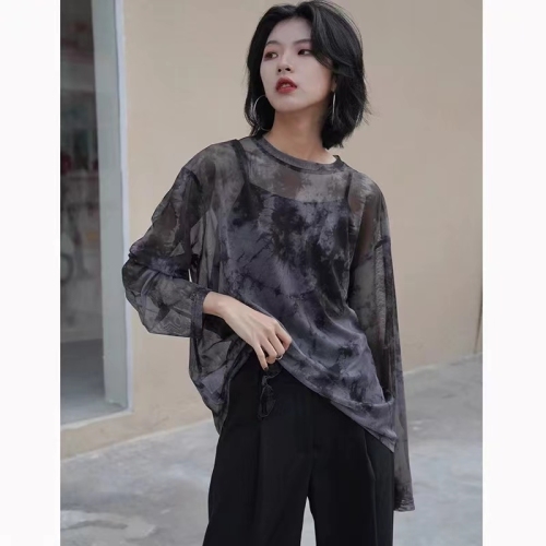 Thin tie-dye mesh ice silk sunscreen blouse for women in summer loose suspender tops with air-conditioning shirts long-sleeved T-shirt tops