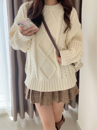 Fat mm real shot Korean version solid color loose lazy style mid-length thickened round neck pullover sweater twist knitted sweater