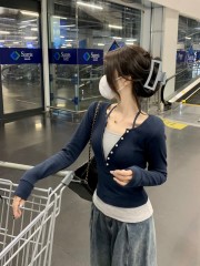 Actual shot of early autumn Korean style slim fit fake two-piece contrasting color pure lust button design long-sleeved bottoming T-shirt top