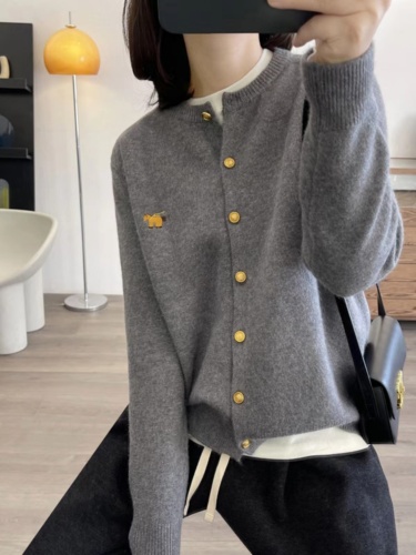 New Spring and Autumn Knitted Cardigan Women's Round Neck Loose Casual Versatile Embroidery Korean Style Small Fragrance Style