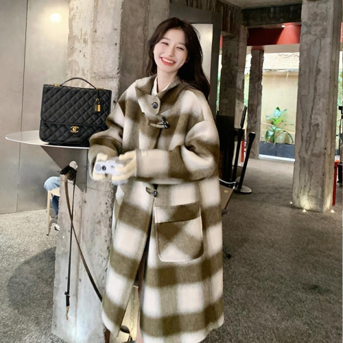 Green retro woolen coat for women autumn and winter 2024 new style French loose temperament high-end woolen coat