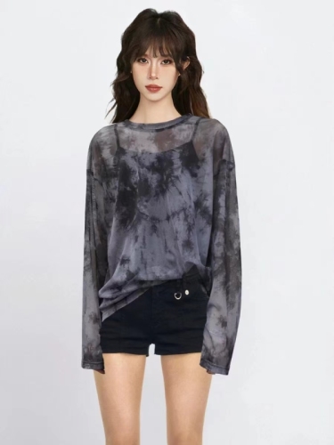 Thin tie-dye mesh ice silk sunscreen blouse for women in summer loose suspender tops with air-conditioning shirts long-sleeved T-shirt tops