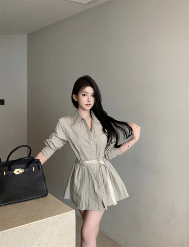 Real shot of retro waisted lace-up shirt dress, early autumn, mature style, A-line short skirt for women