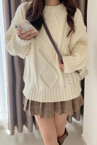 Fat mm real shot Korean version solid color loose lazy style mid-length thickened round neck pullover sweater twist knitted sweater