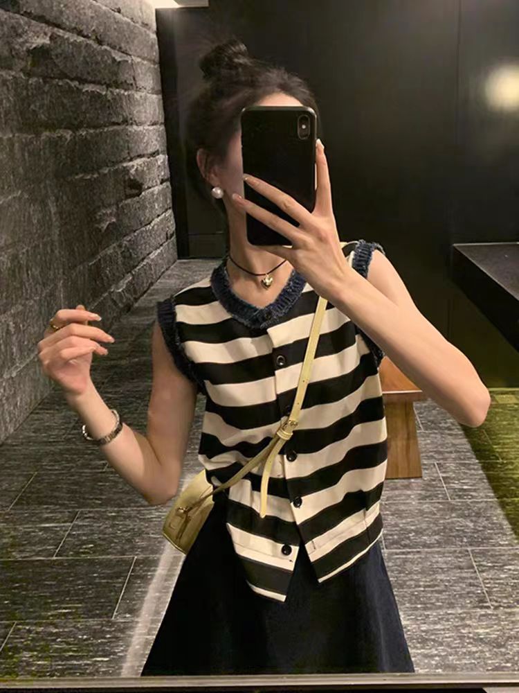 Contrast color splicing round neck sleeveless vest for women summer vest women's striped design niche short top for outer wear