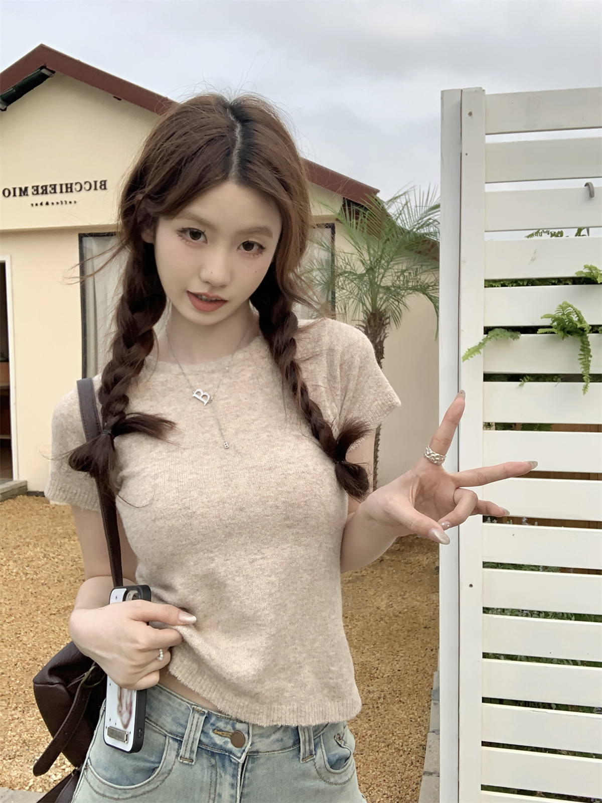 Actual shot of early autumn Korean style slim fit lace design versatile glutinous rice velvet thick knitted short-sleeved top for women