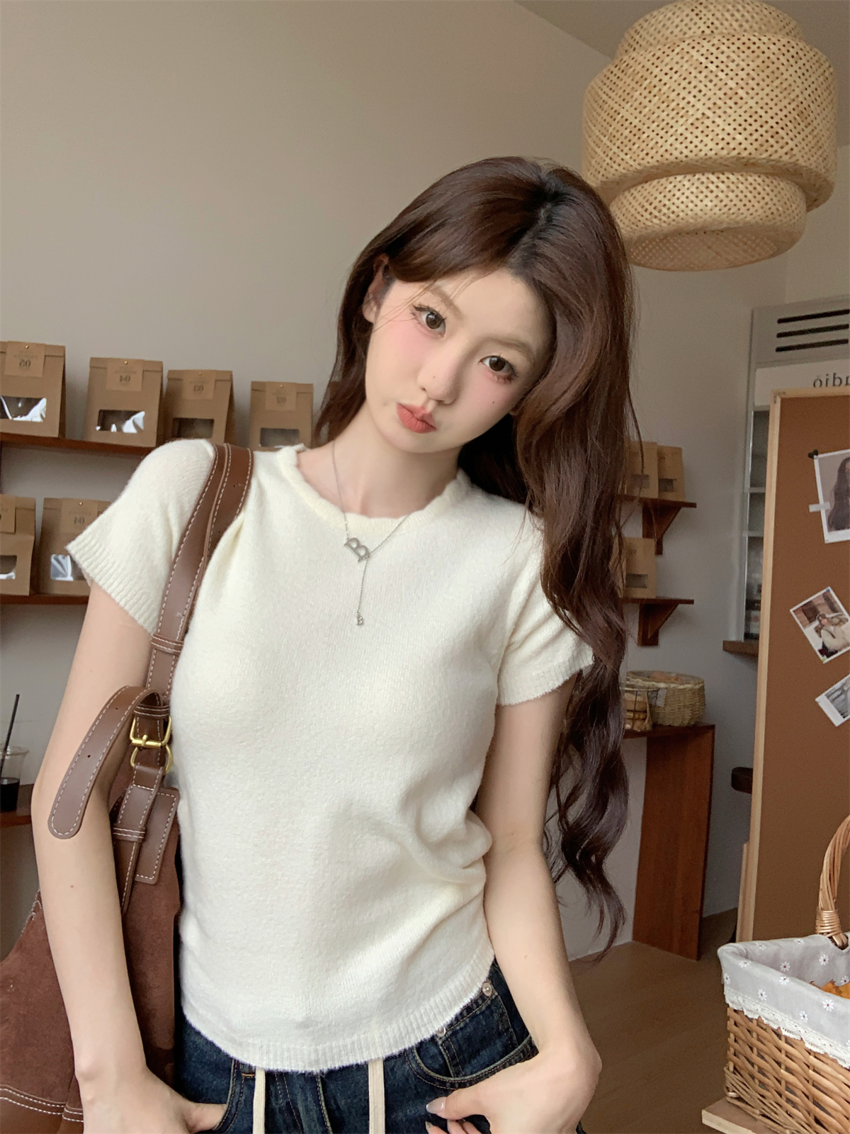 Actual shot of early autumn Korean style slim fit lace versatile glutinous rice velvet thick sweater short-sleeved top for women