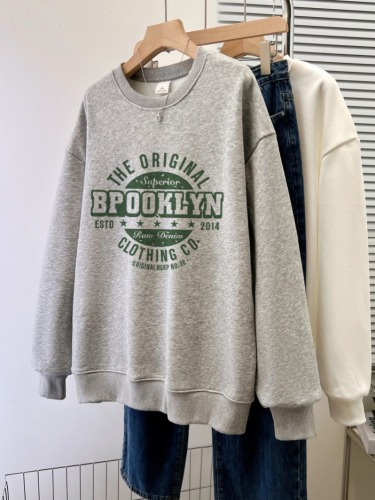 Actual shot of autumn thin sweatshirt for women plus size