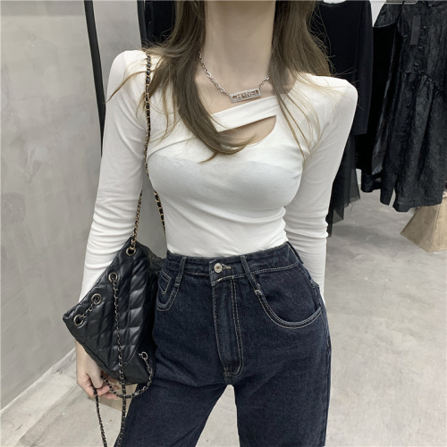 Fashionable and super popular Korean style autumn design with discreet hollow T-shirt solid color versatile slim long-sleeved top