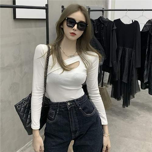 Fashionable and super popular Korean style autumn design with discreet hollow T-shirt solid color versatile slim long-sleeved top