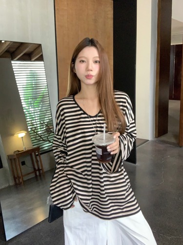 Real shot striped sun protection blouse long-sleeved T-shirt lazy style V-neck loose air-conditioning shirt casual slim top