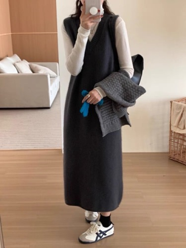 Korean style v-neck sweater dress for women in autumn and winter plus size lazy style long style pullover vest knitted vest dress