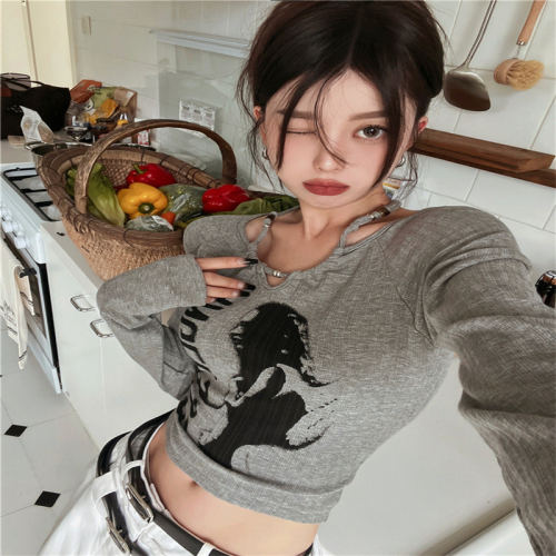 Sweet hot girl short top women's autumn design niche American black right shoulder long sleeve T-shirt