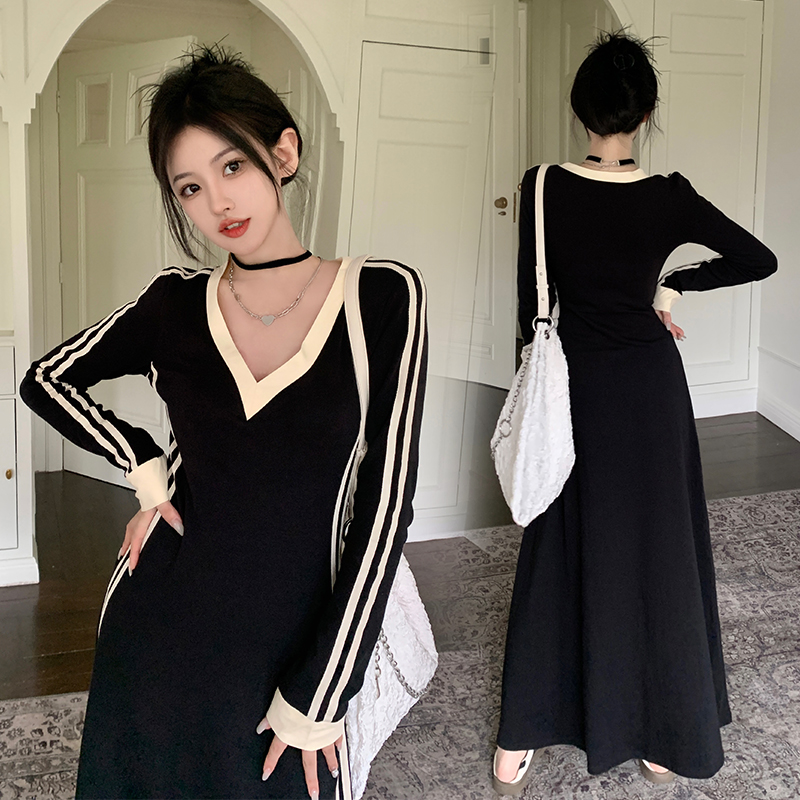 Real shot ~ French high-end V-neck long-sleeved dress 2024 early autumn new style beautiful skirt waist long skirt