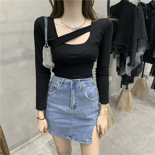 Fashionable and super popular Korean style autumn design with discreet hollow T-shirt solid color versatile slim long-sleeved top