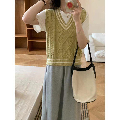 Early autumn 2024 new style layered loose vest college style contrasting color V-neck striped knitted vest for women