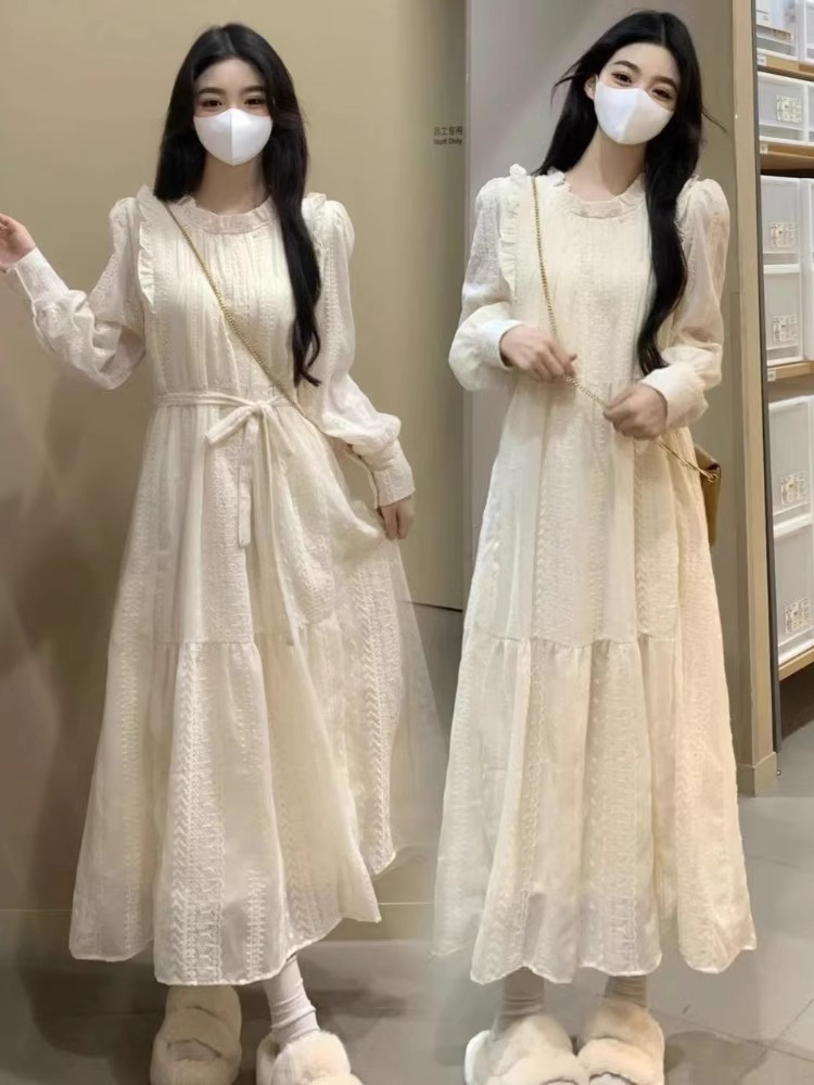 溫柔風蕾絲連衣裙女春秋新款很仙的打底長裙子法式長袖初戀度假裙
