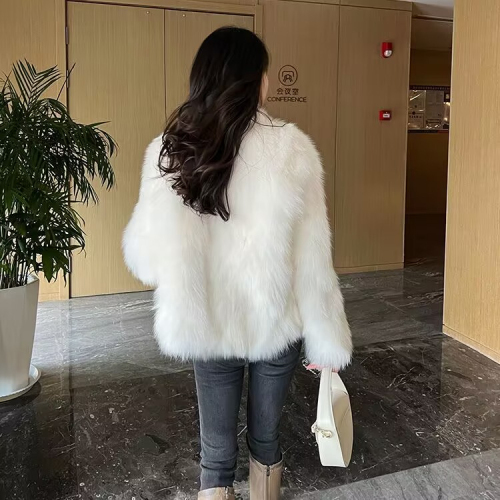 Pearl button fur coat, fur coat, thickened autumn and winter new style, imitation fox fur, young lady style