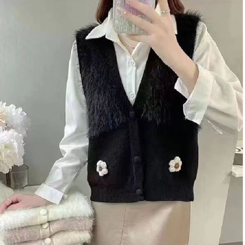 2024 new autumn Korean style sweet temperament versatile V-neck plush stitched flower vest versatile top for women