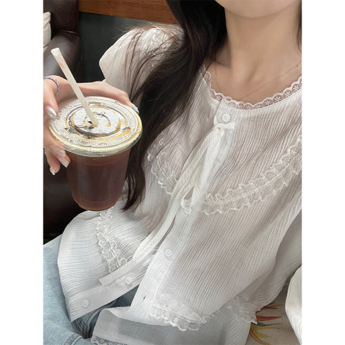 Real shot of Korean style chic early autumn age-reducing simple design lace splicing thin cardigan sun protection shirt for women