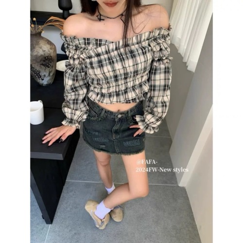 Dongdaemun 2024 early autumn new hot girl plaid one-shoulder cross off-shoulder pleated slim long-sleeved top