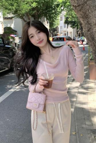 Actual shot of 2024 early autumn pure lust temperament one-line collar slimming 6 wool sweater long-sleeved bottoming top